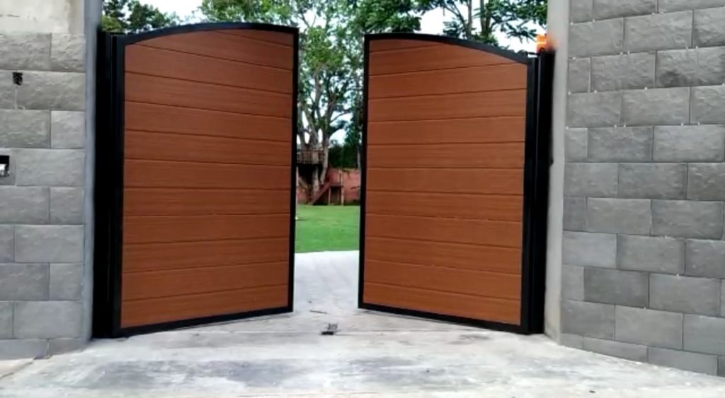 puertas batientes de madera